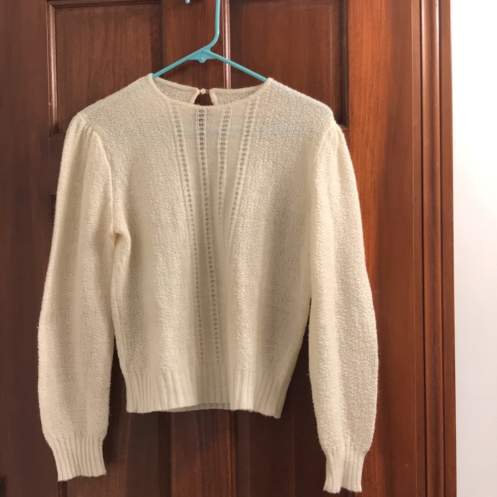 Vintage off white sweater with subtle puff sleeves